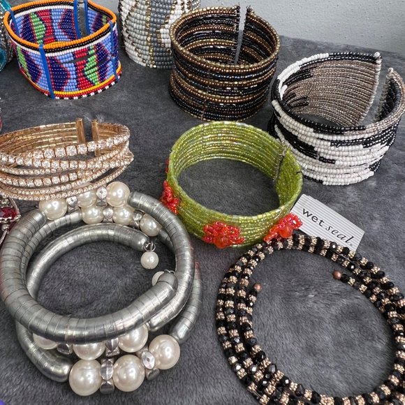 Beaded Bracelet Lot Bangle Cuff Chunky Boho 17 Piece Aztec Rhinestone Stones - Picture 6 of 7